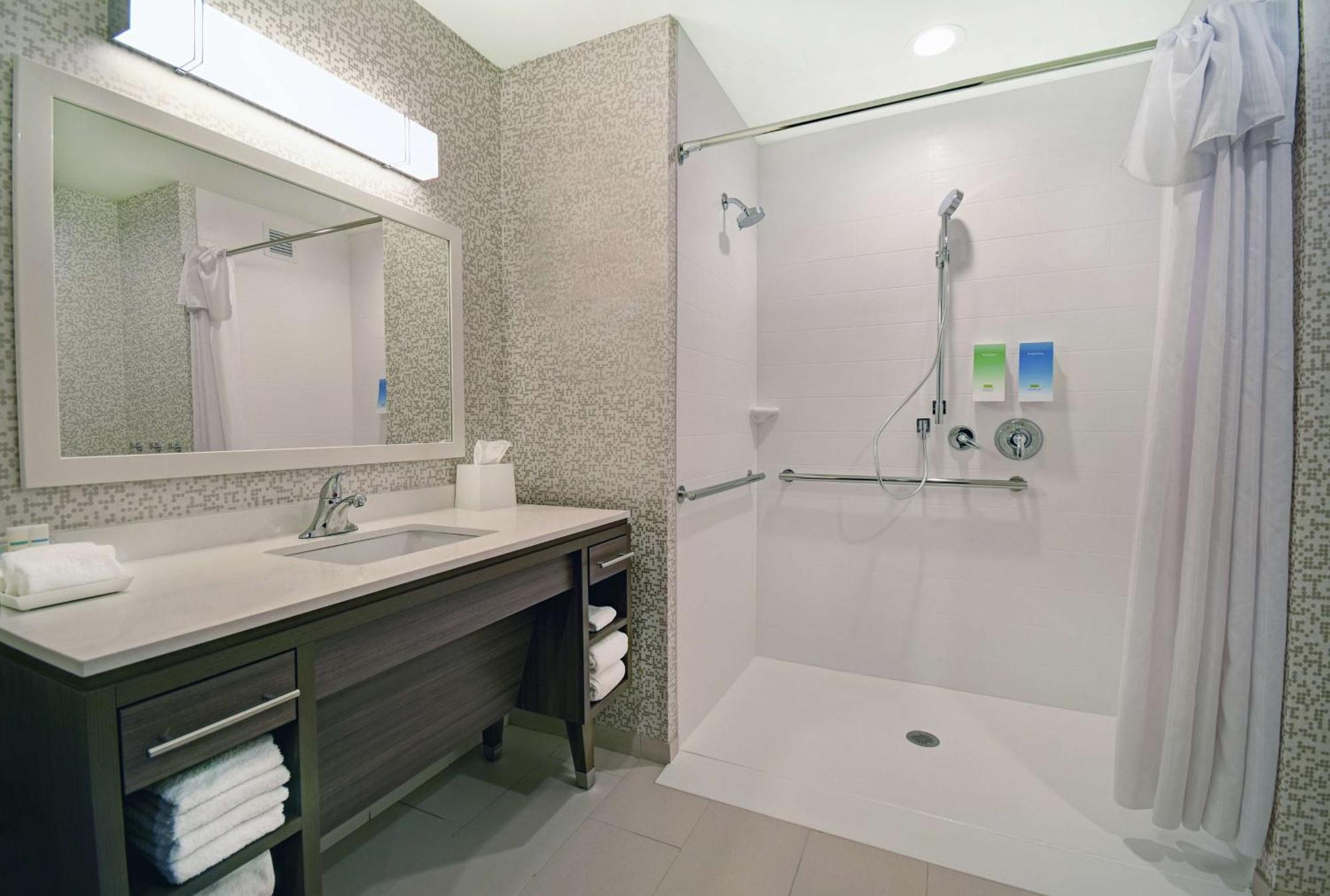 Home2 Suites By Hilton Белойт Екстер'єр фото