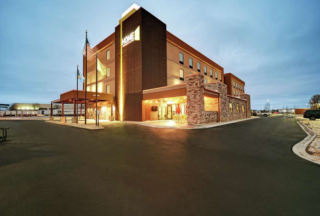 Home2 Suites By Hilton Белойт Екстер'єр фото